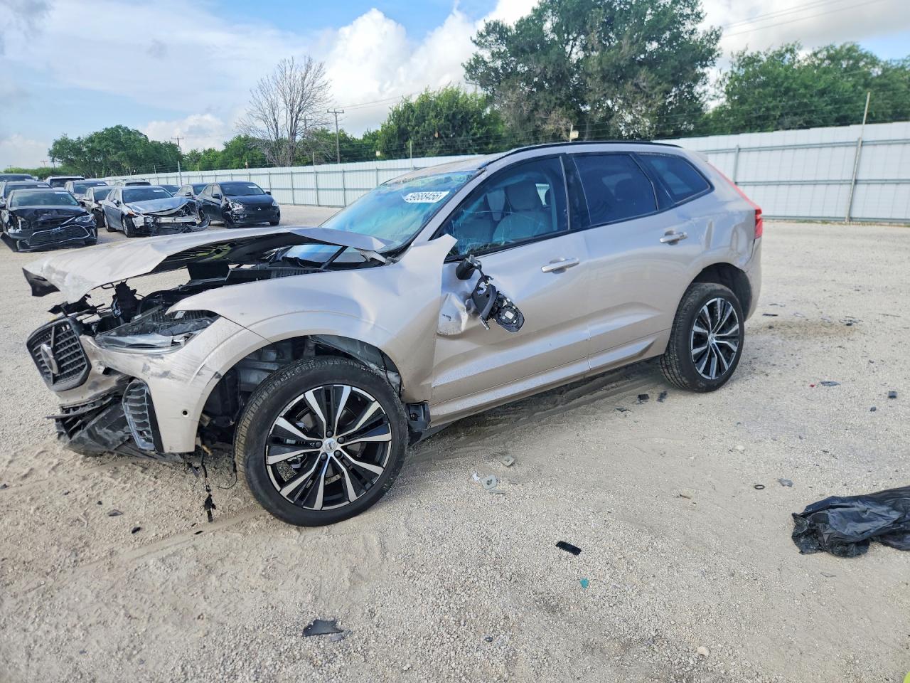 YV4M12RC4S1074152 · 2025 VOLVO XC60