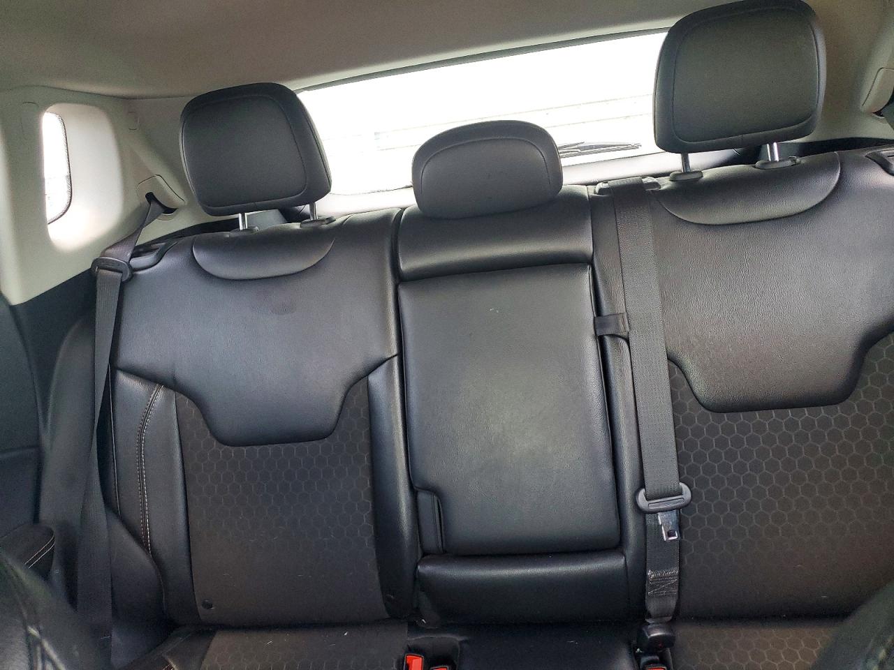 3C4NJDBB3LT229207 · 2020 JEEP COMPASS · 10/13