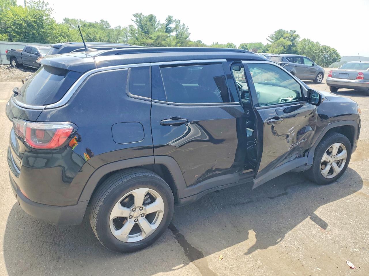 3C4NJDBB3LT229207 · 2020 JEEP COMPASS · 3/13