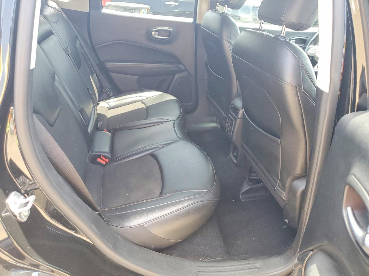 3C4NJDBB3LT229207 · 2020 JEEP COMPASS · 11/13