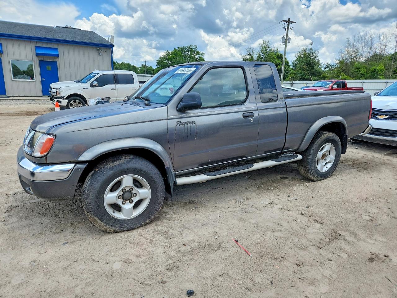 1N6ED26T8YC329303 · 2000 NISSAN FRONTIER