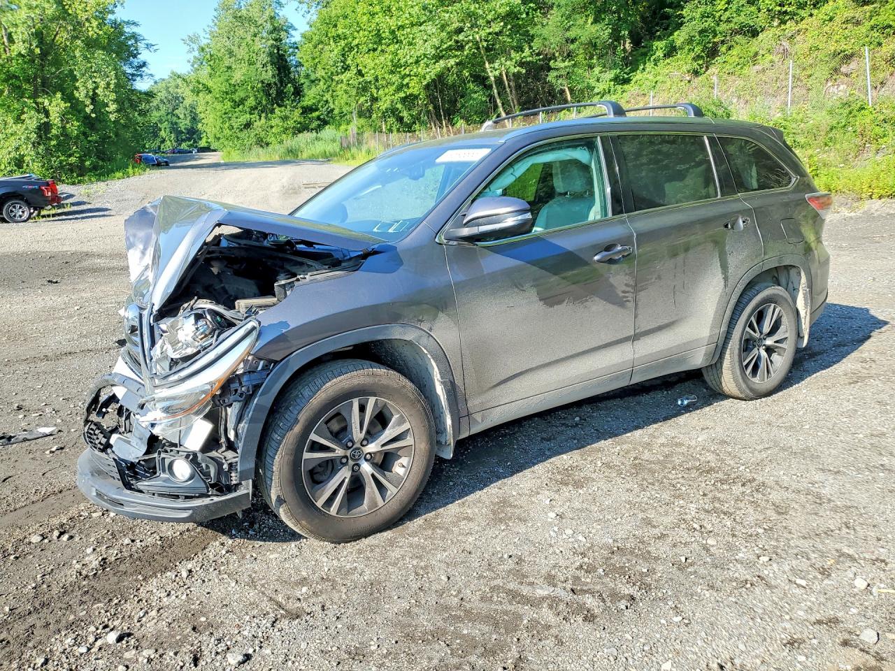 2016 TOYOTA HIGHLANDER