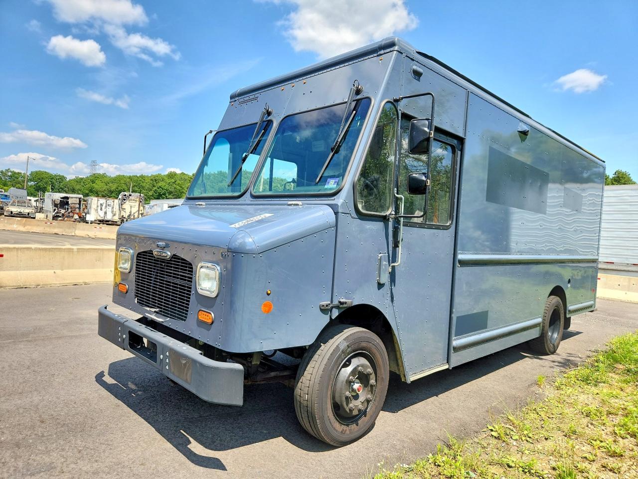4UZAC2EA0LCLZ6566 · 2020 FREIGHTLINER CHASSIS