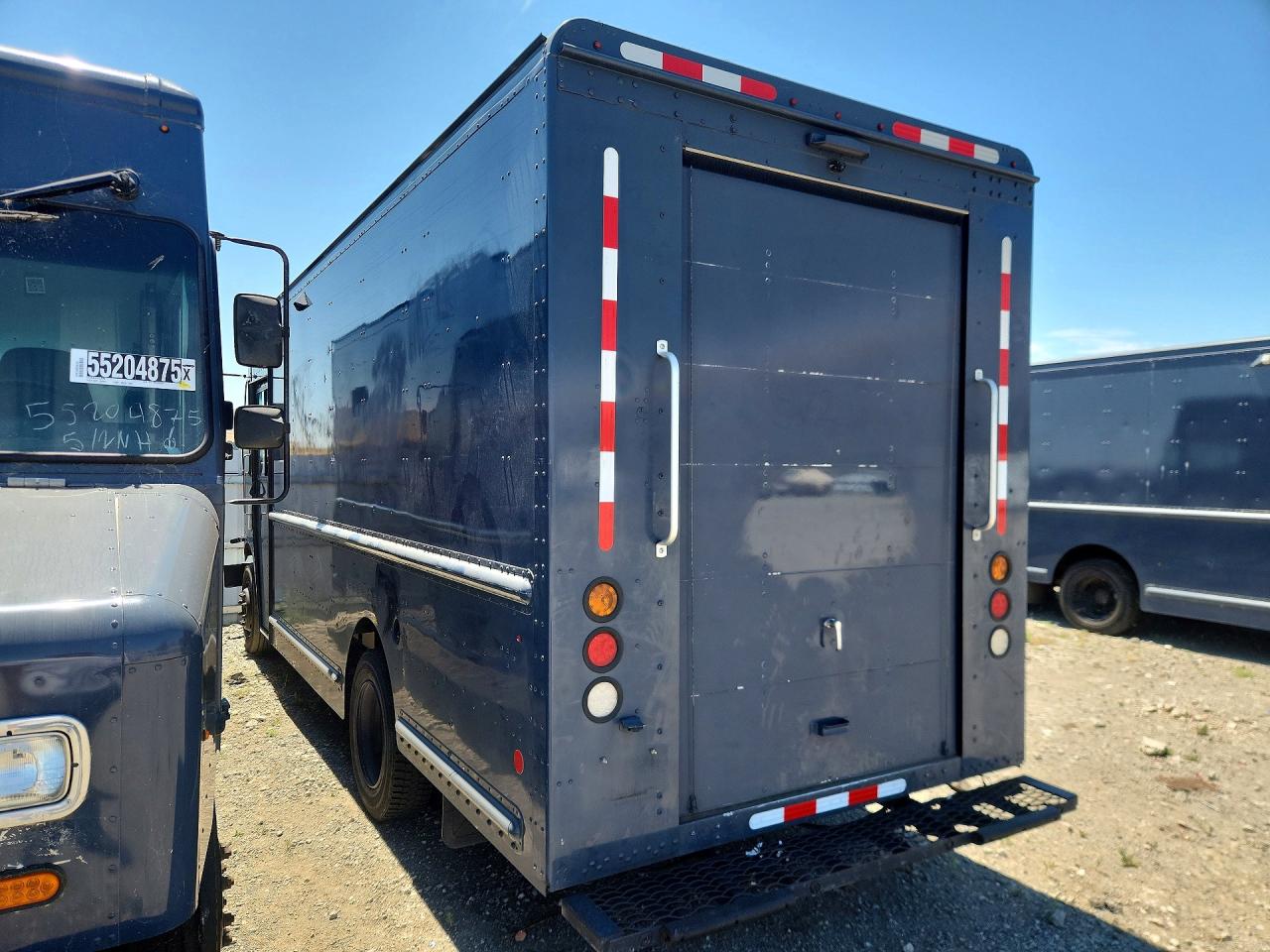 4UZAC2EA9LCLZ6694 · 2020 FREIGHTLINER CHASSIS · 2/13