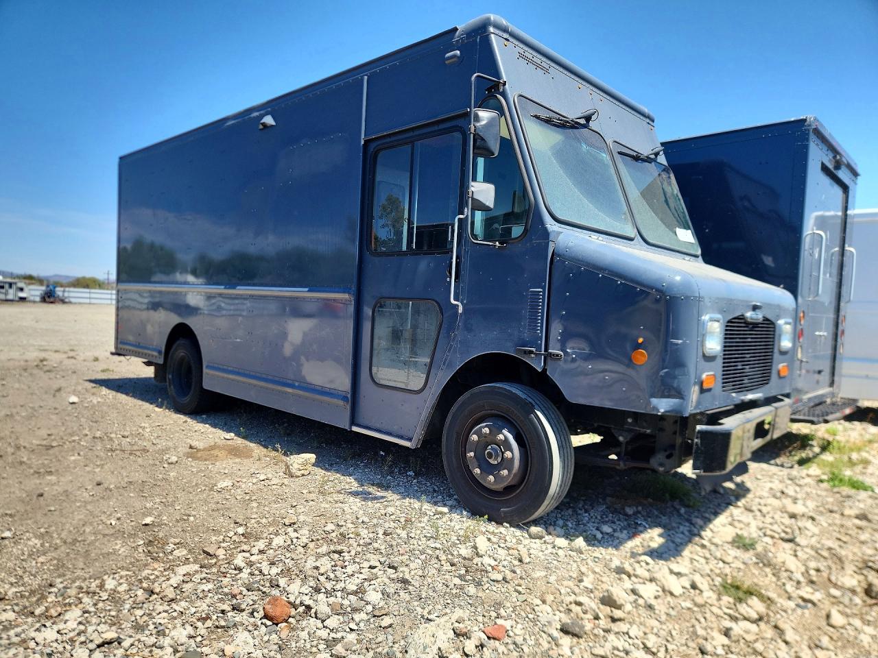 4UZAC2EA9LCLZ6694 · 2020 FREIGHTLINER CHASSIS · 4/13