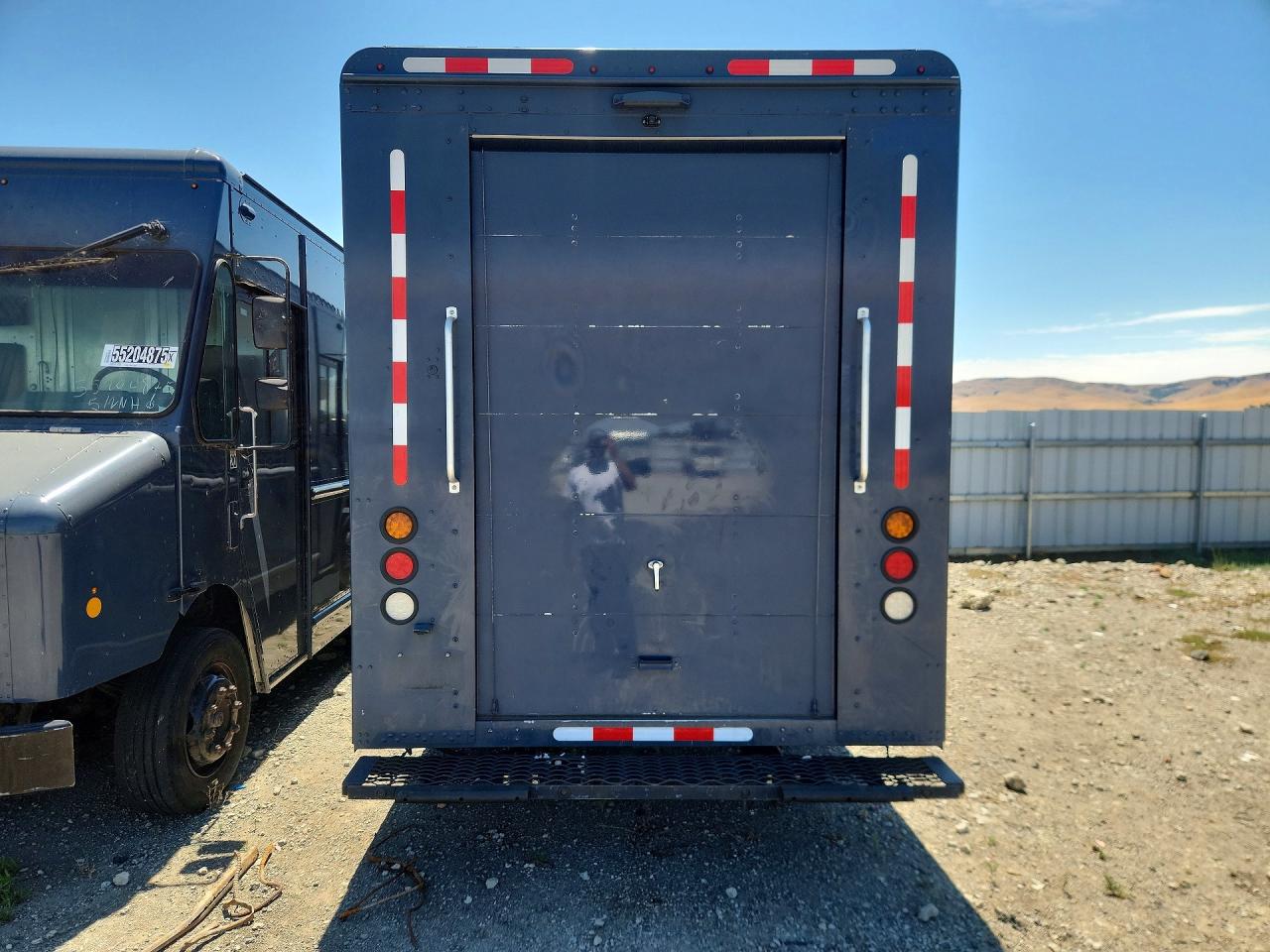 4UZAC2EA9LCLZ6694 · 2020 FREIGHTLINER CHASSIS · 6/13