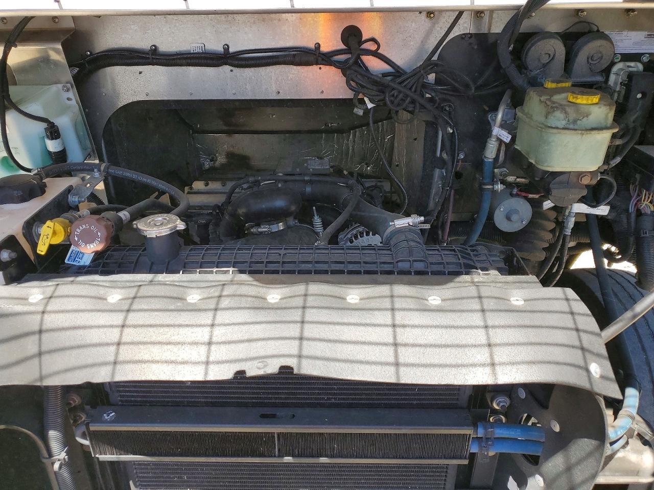 4UZAC2EA9LCLZ6694 · 2020 FREIGHTLINER CHASSIS · 12/13