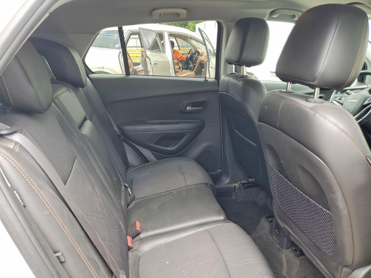 KL7CJLSB3JB644329 · 2018 CHEVROLET TRAX · 10/13
