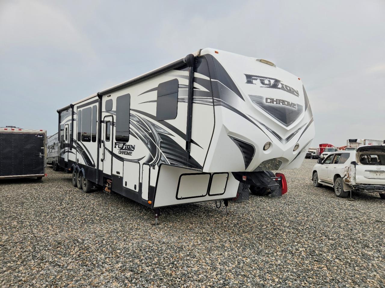 4YDF40133FF810104 · 2015 KEYSTONE CHALLENGER FUZION