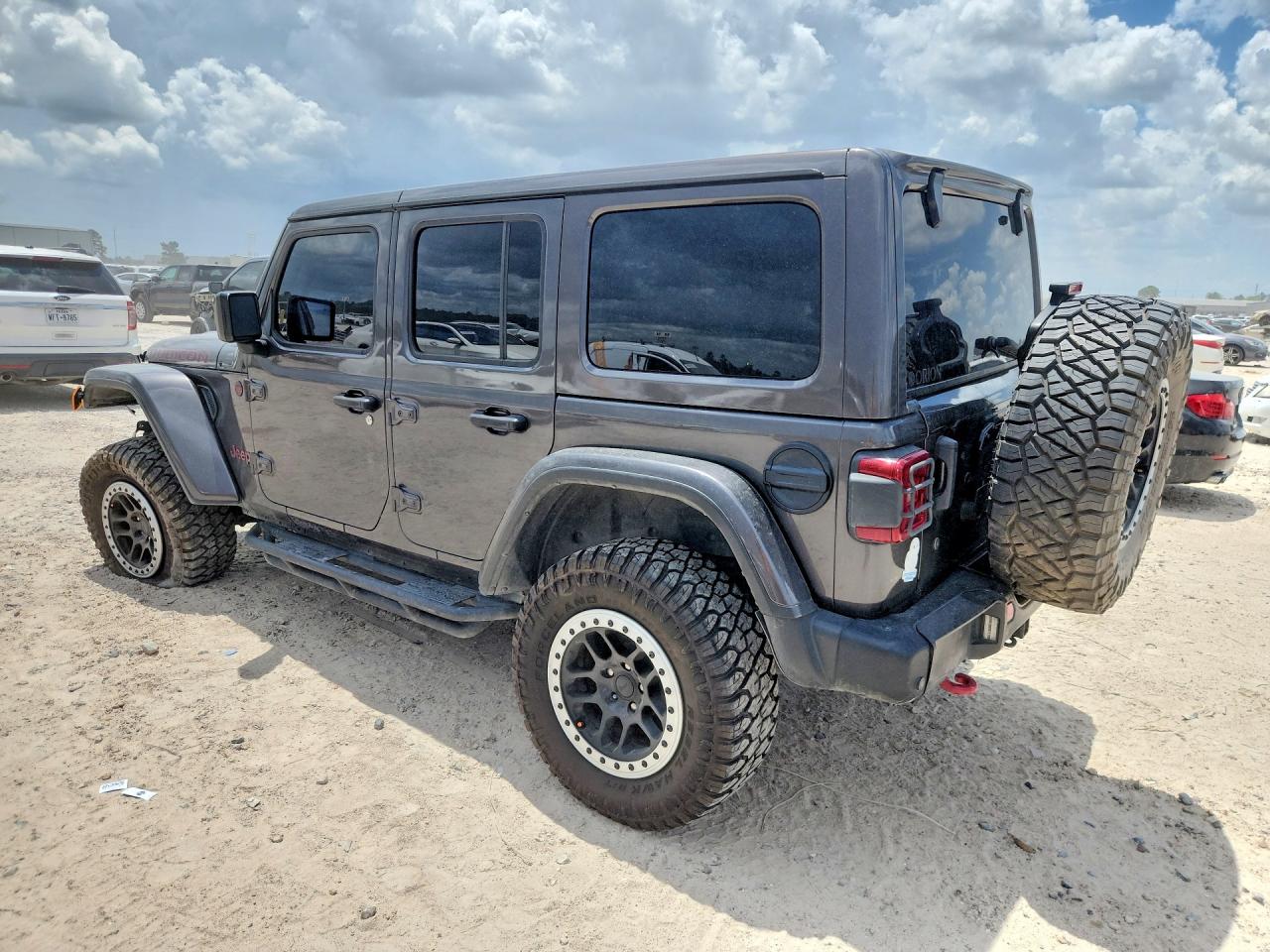 1C4HJXFG1JW214264 · 2018 JEEP WRANGLER UNLIMITED · 2/13