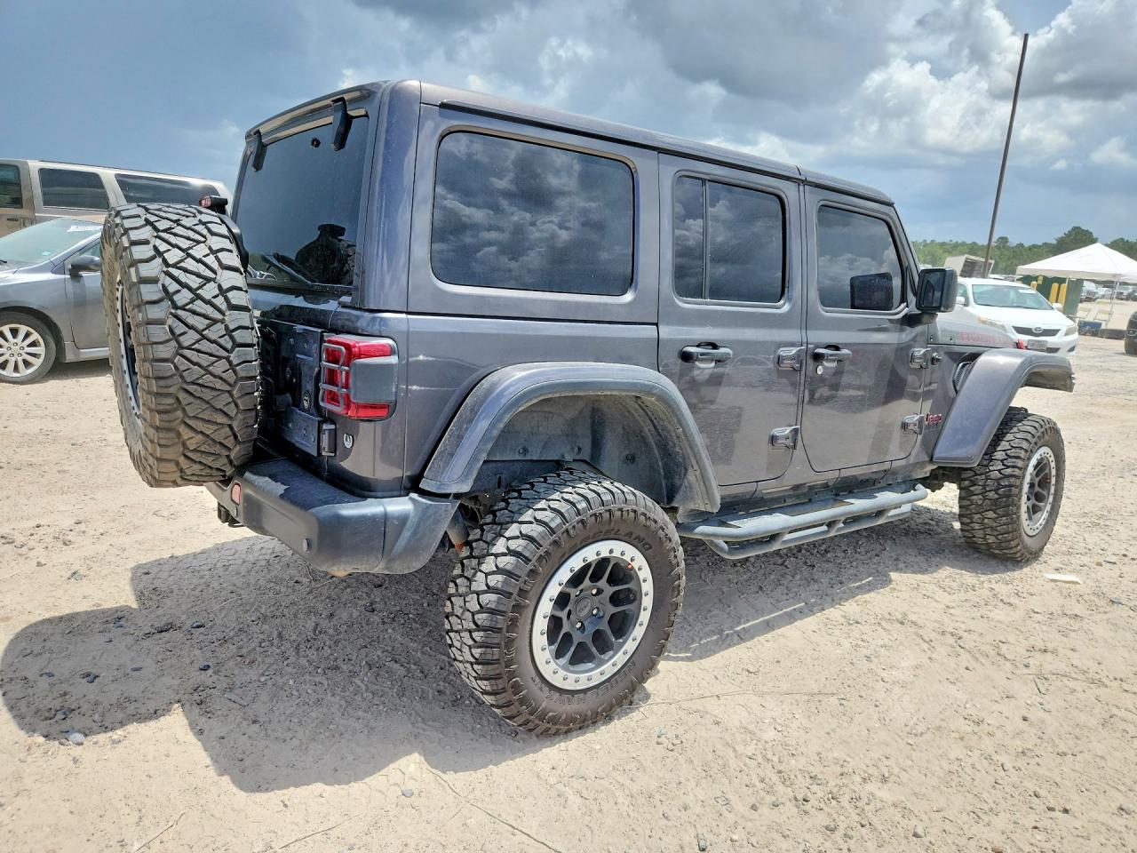 1C4HJXFG1JW214264 · 2018 JEEP WRANGLER UNLIMITED · 3/13