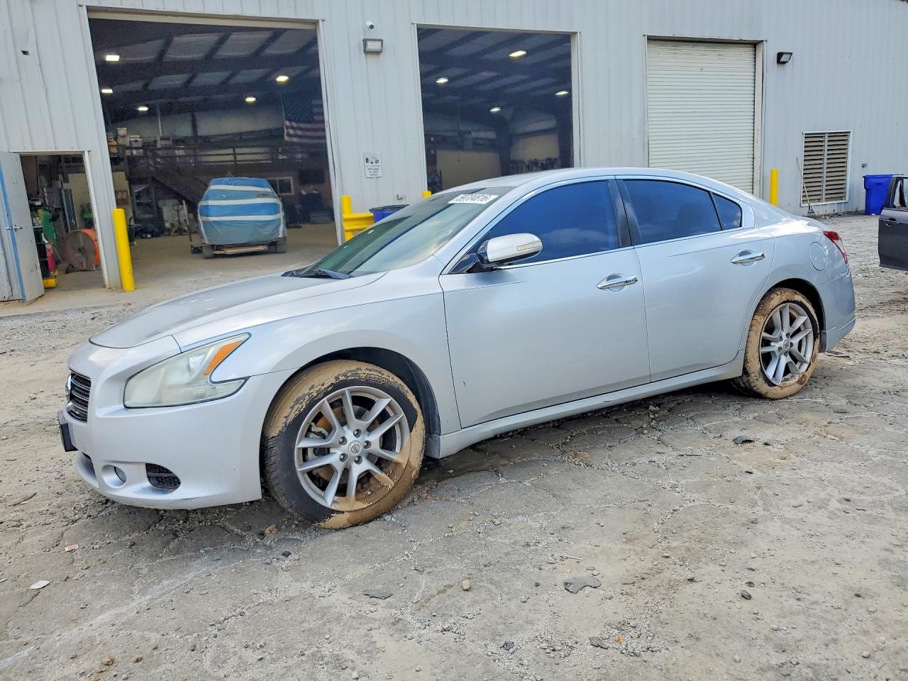 1N4AA5AP2AC861177 · 2010 NISSAN MAXIMA
