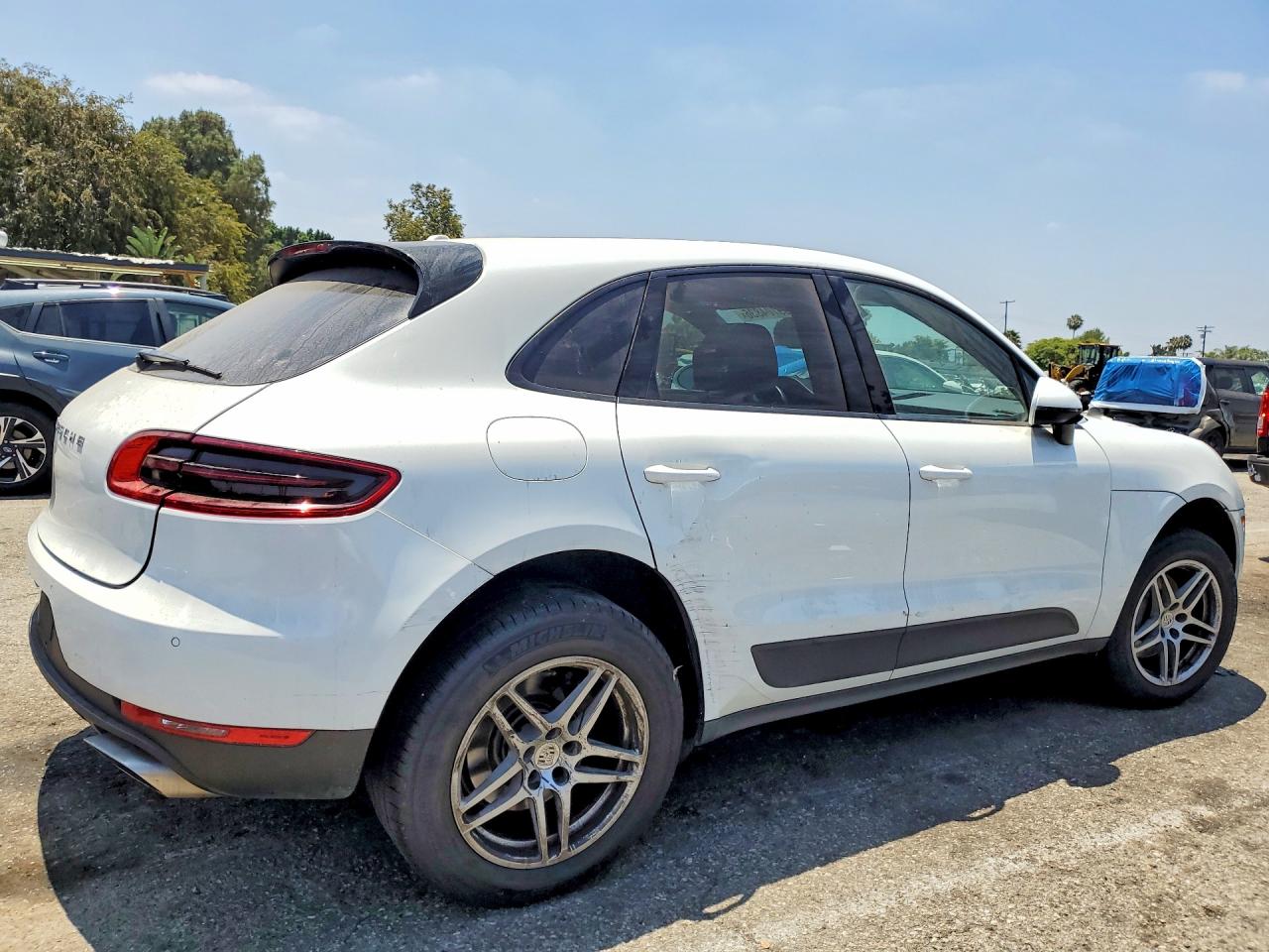 WP1AA2A52HLB01945 · 2017 PORSCHE MACAN · 3/13
