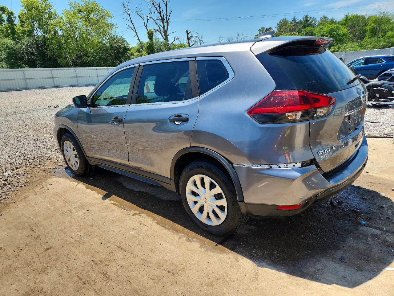 KNMAT2MV5JP546749 · 2018 NISSAN ROGUE · 2/13