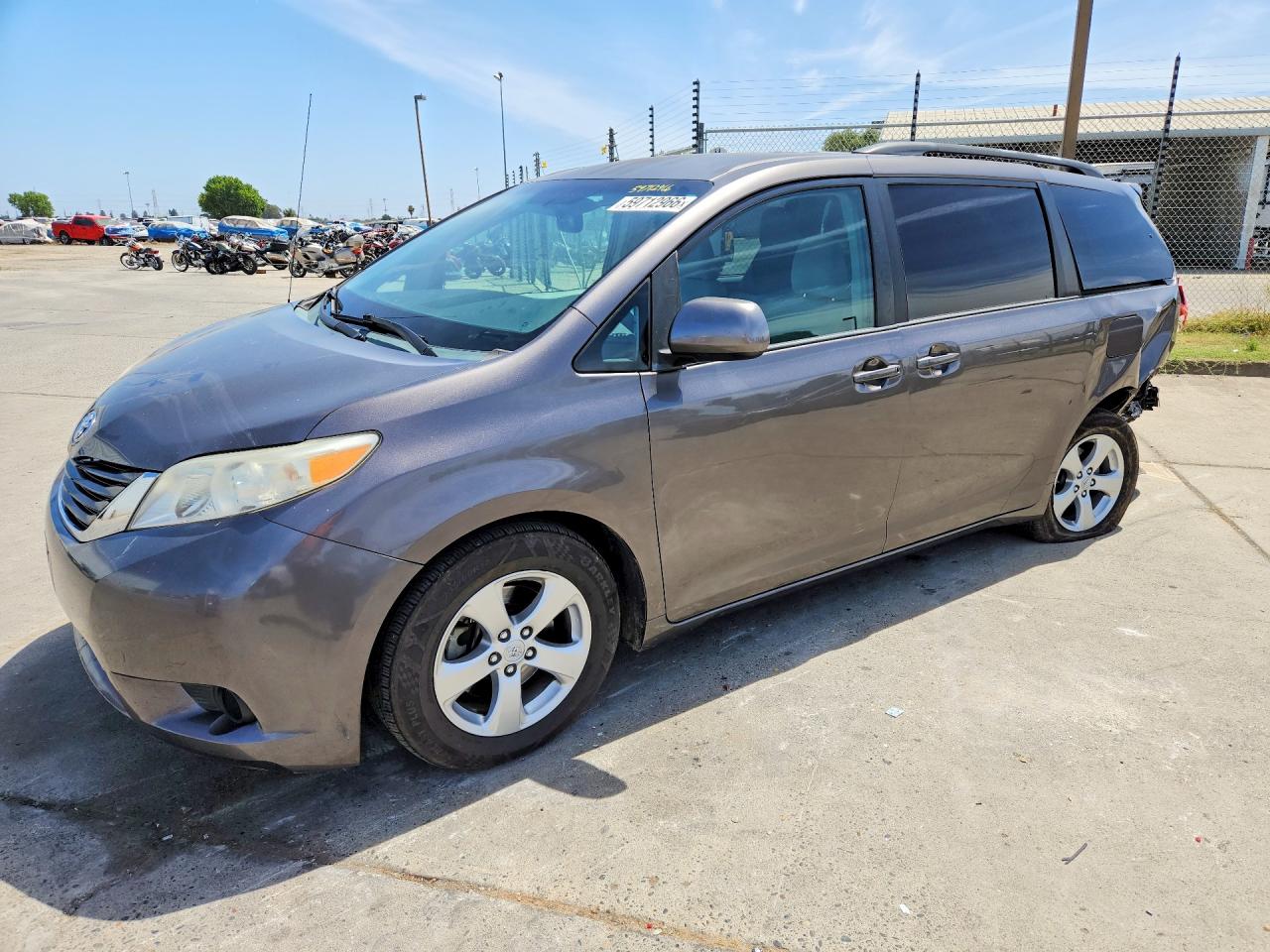 2013 TOYOTA SIENNA