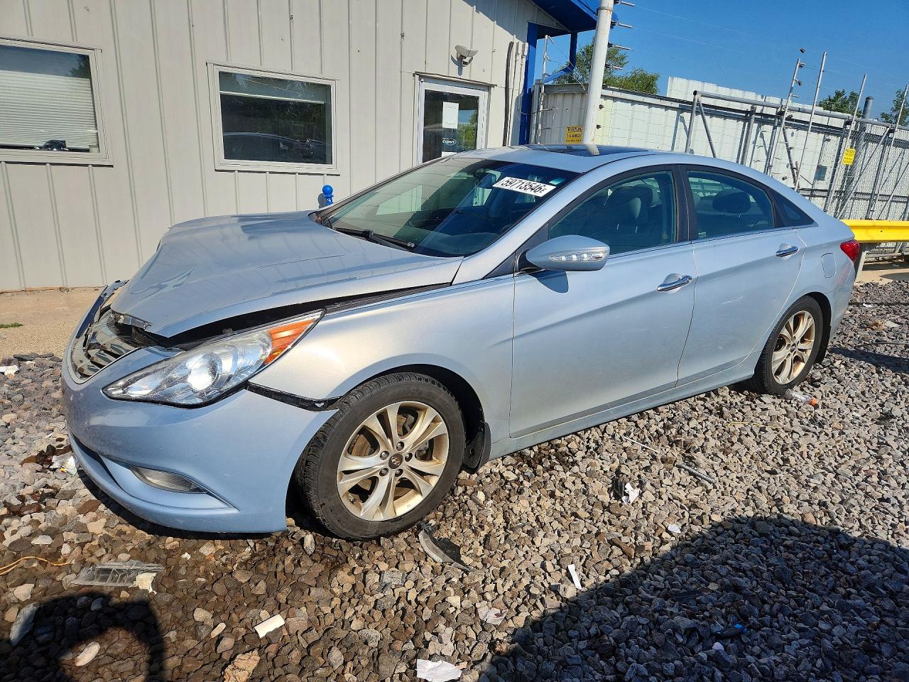 5NPEC4AB6BH289637 · 2011 HYUNDAI SONATA