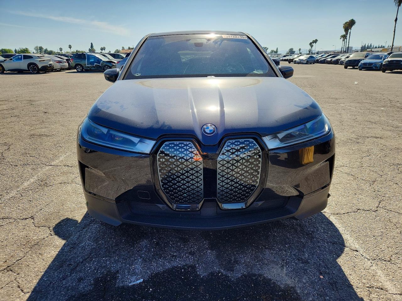 WB523CF0XPCL26319 · 2023 BMW IX · 5/13