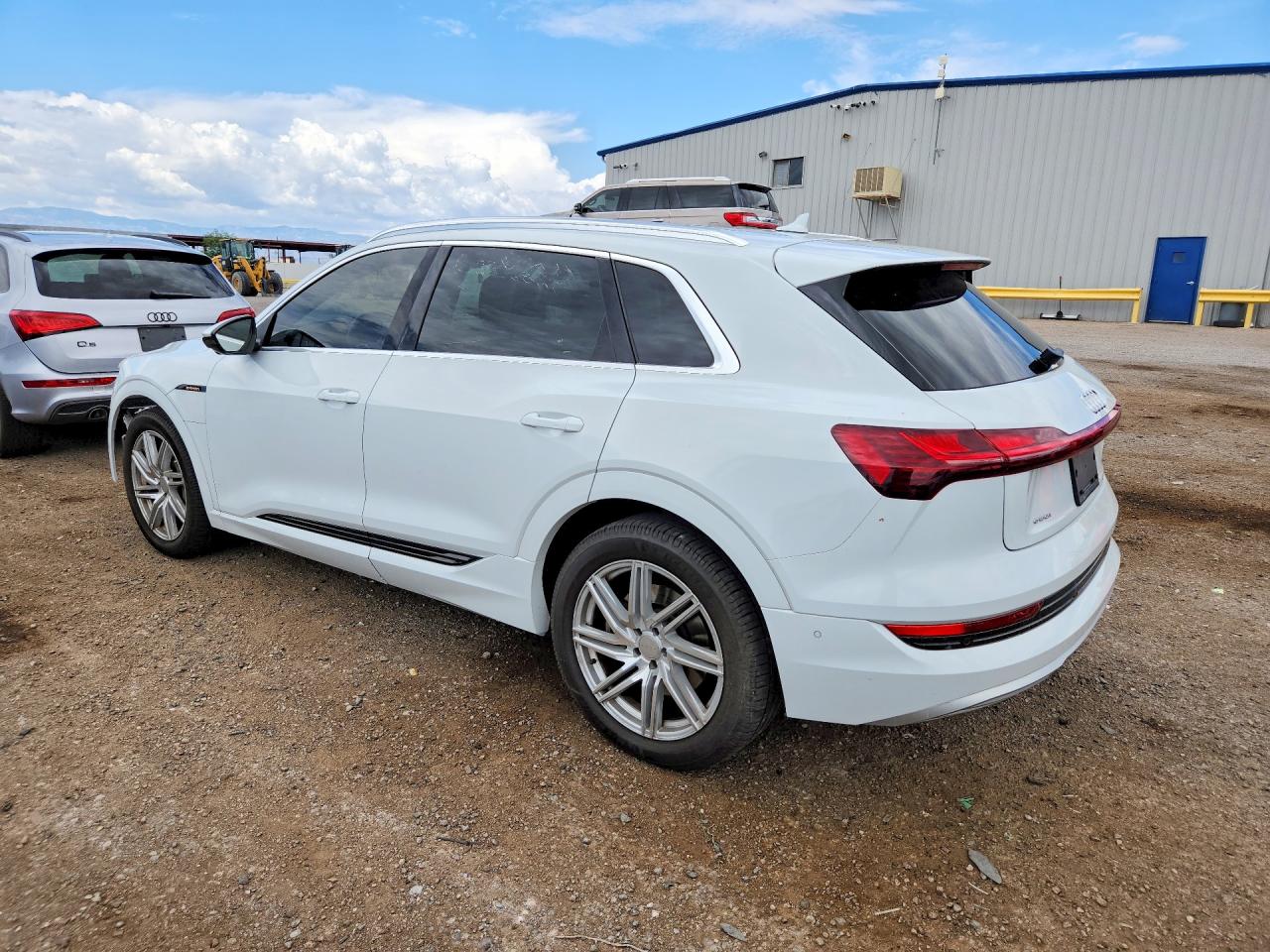 WA1LAAGE1KB024567 · 2019 AUDI E-TRON · 2/12