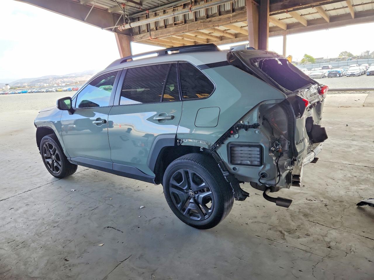 2T3J1RFV1PW350560 · 2023 TOYOTA RAV4 · 2/14