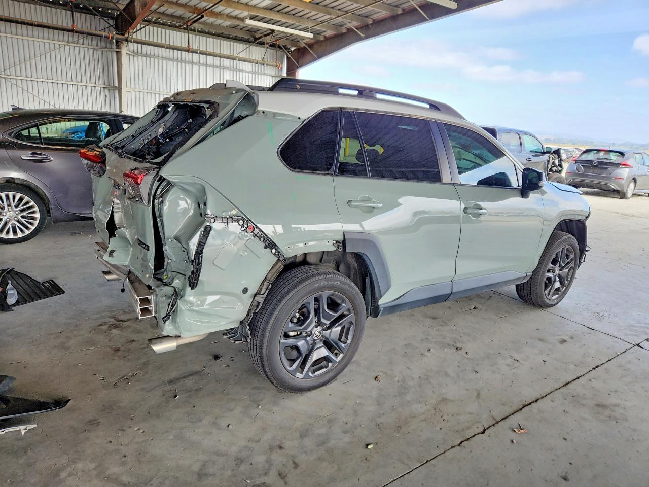 2T3J1RFV1PW350560 · 2023 TOYOTA RAV4 · 3/14