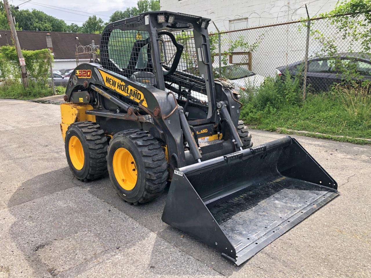 JAF0L320TPM452065 · 2023 NEW HOLLAND L230 · 2/15
