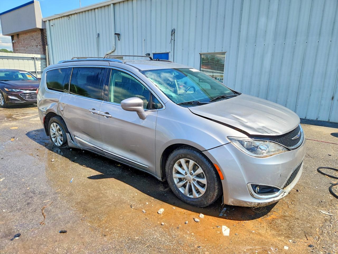 2C4RC1BG7JR290484 · 2018 CHRYSLER PACIFICA · 4/13