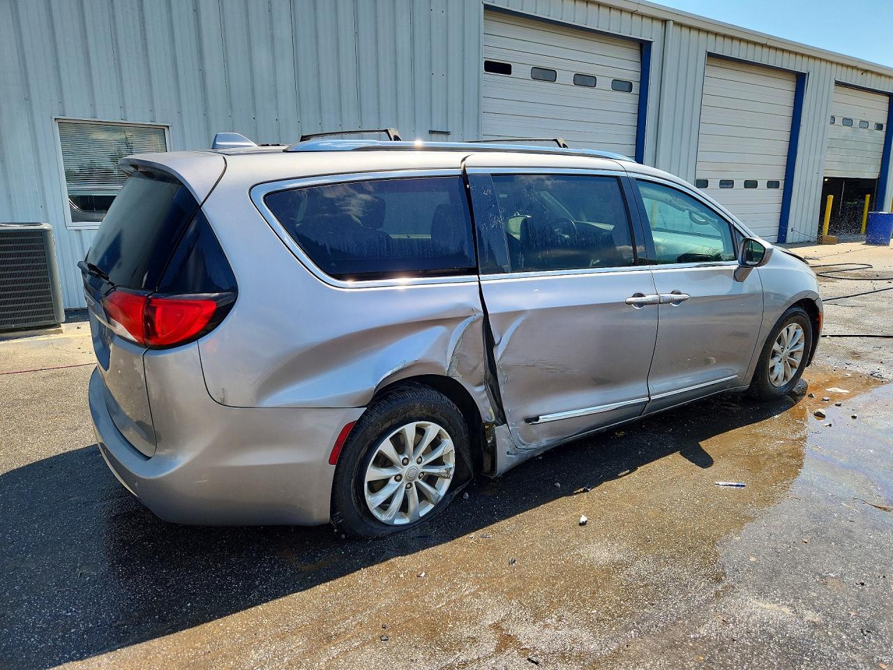 2C4RC1BG7JR290484 · 2018 CHRYSLER PACIFICA · 3/13