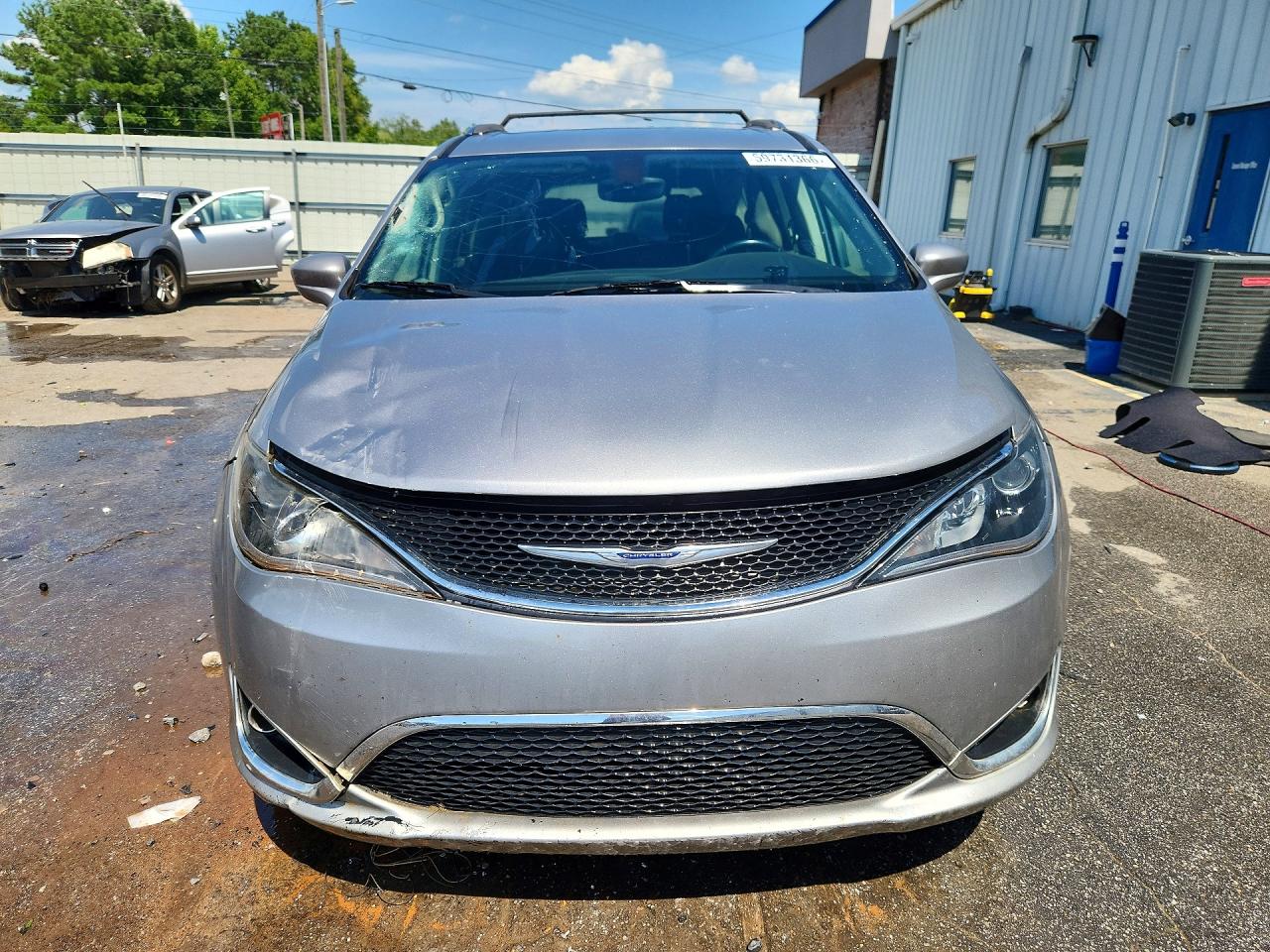 2C4RC1BG7JR290484 · 2018 CHRYSLER PACIFICA · 5/13