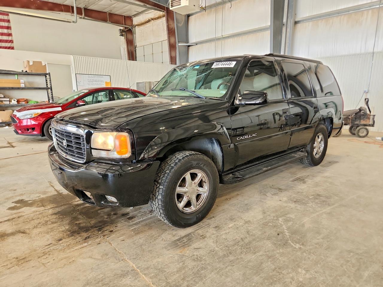 1GYEK63R8YR207931 · 2000 CADILLAC ESCALADE