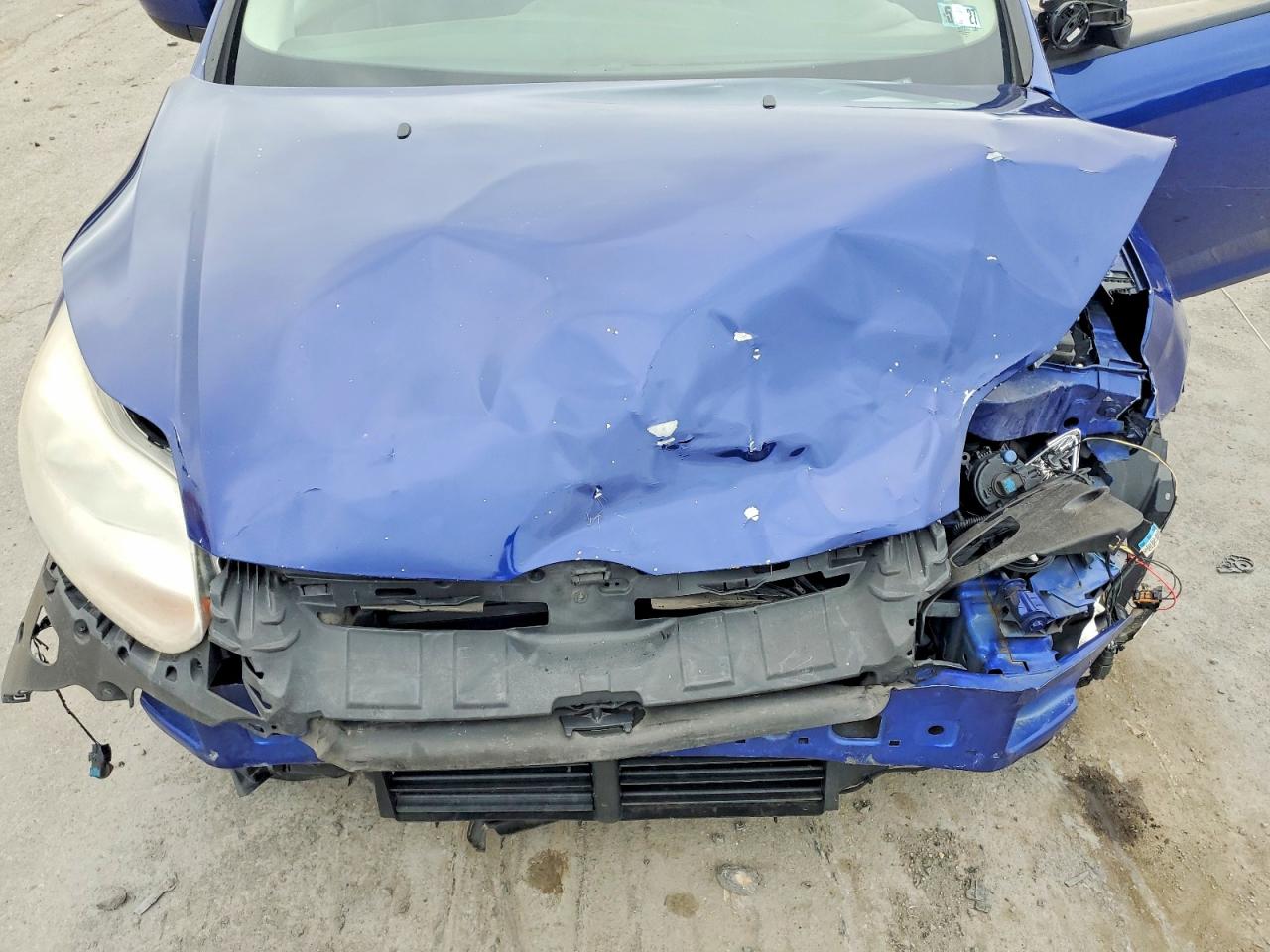 1FAHP3F27CL426303 · 2012 FORD FOCUS · 11/12
