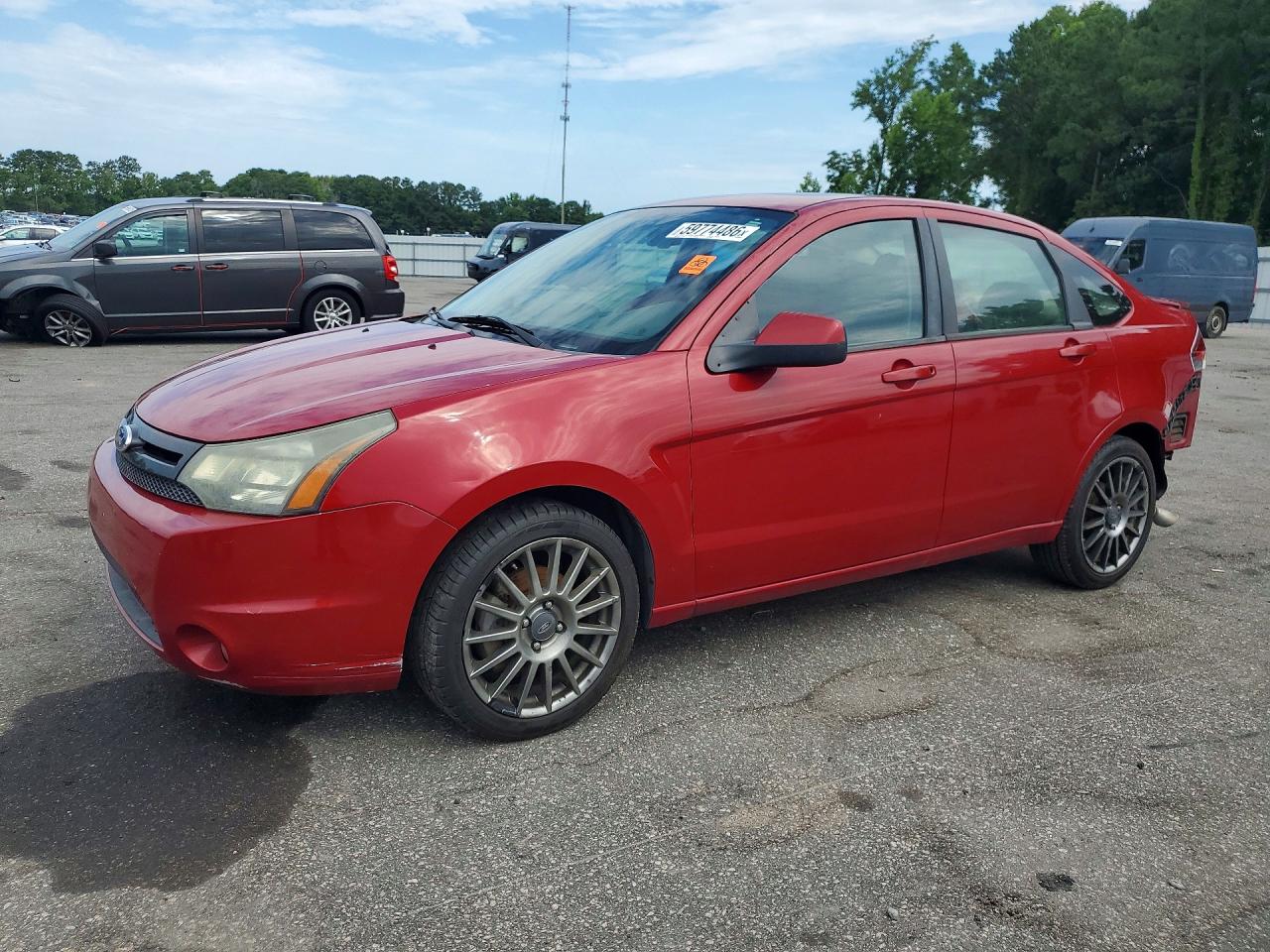 1FAHP3GN6BW190832 · 2011 FORD FOCUS