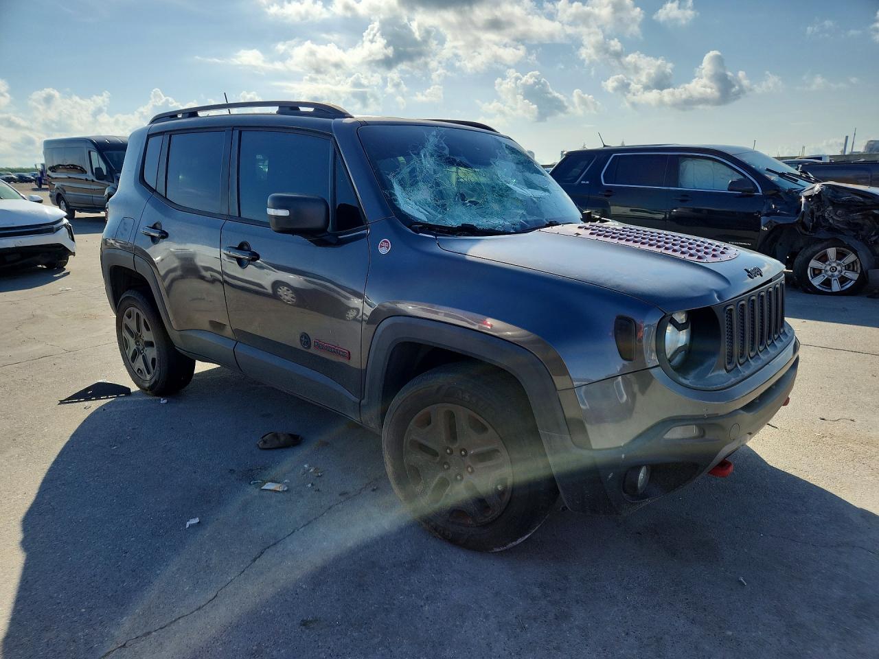 ZACCJBCB7JPH10060 · 2018 JEEP RENEGADE · 4/13