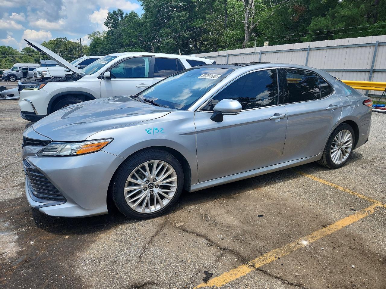 4T1B11HK2KU700076 · 2019 TOYOTA CAMRY