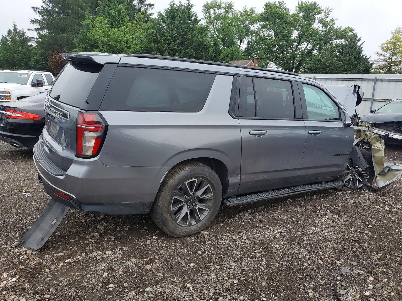 1GNSKDKD5NR127704 · 2022 CHEVROLET SUBURBAN · 3/13