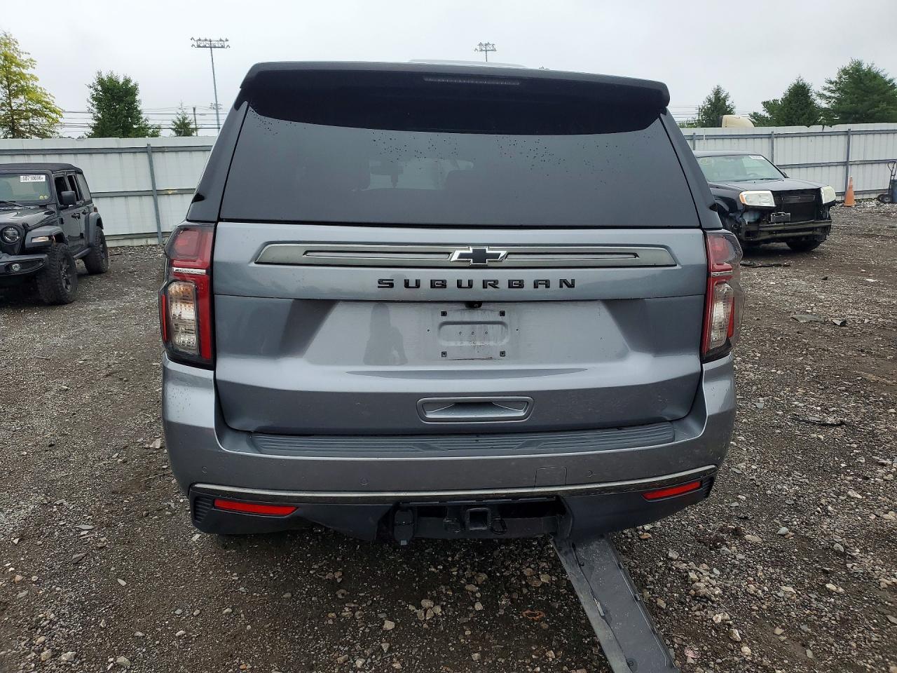 1GNSKDKD5NR127704 · 2022 CHEVROLET SUBURBAN · 6/13