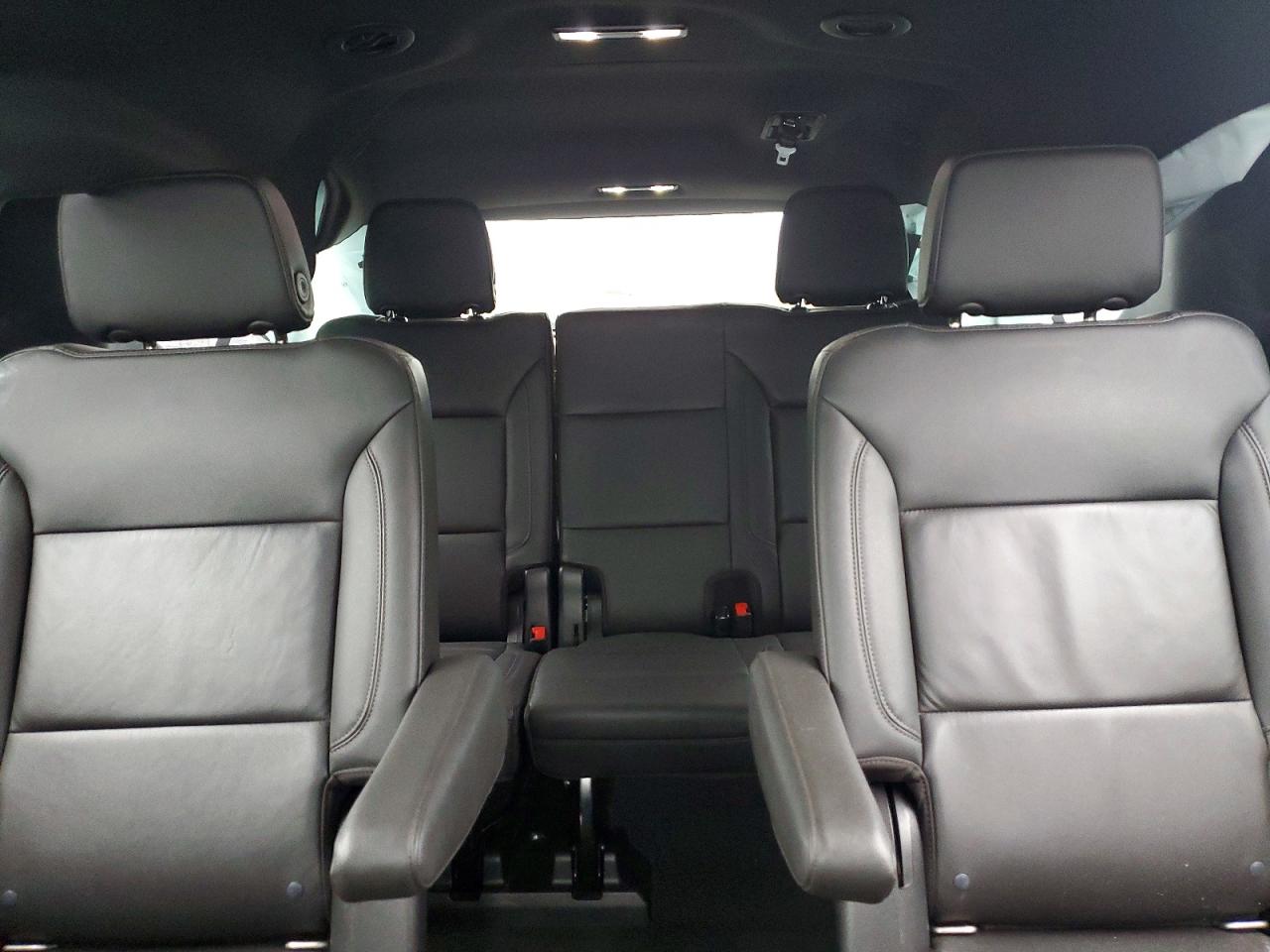 1GNSKDKD5NR127704 · 2022 CHEVROLET SUBURBAN · 10/13