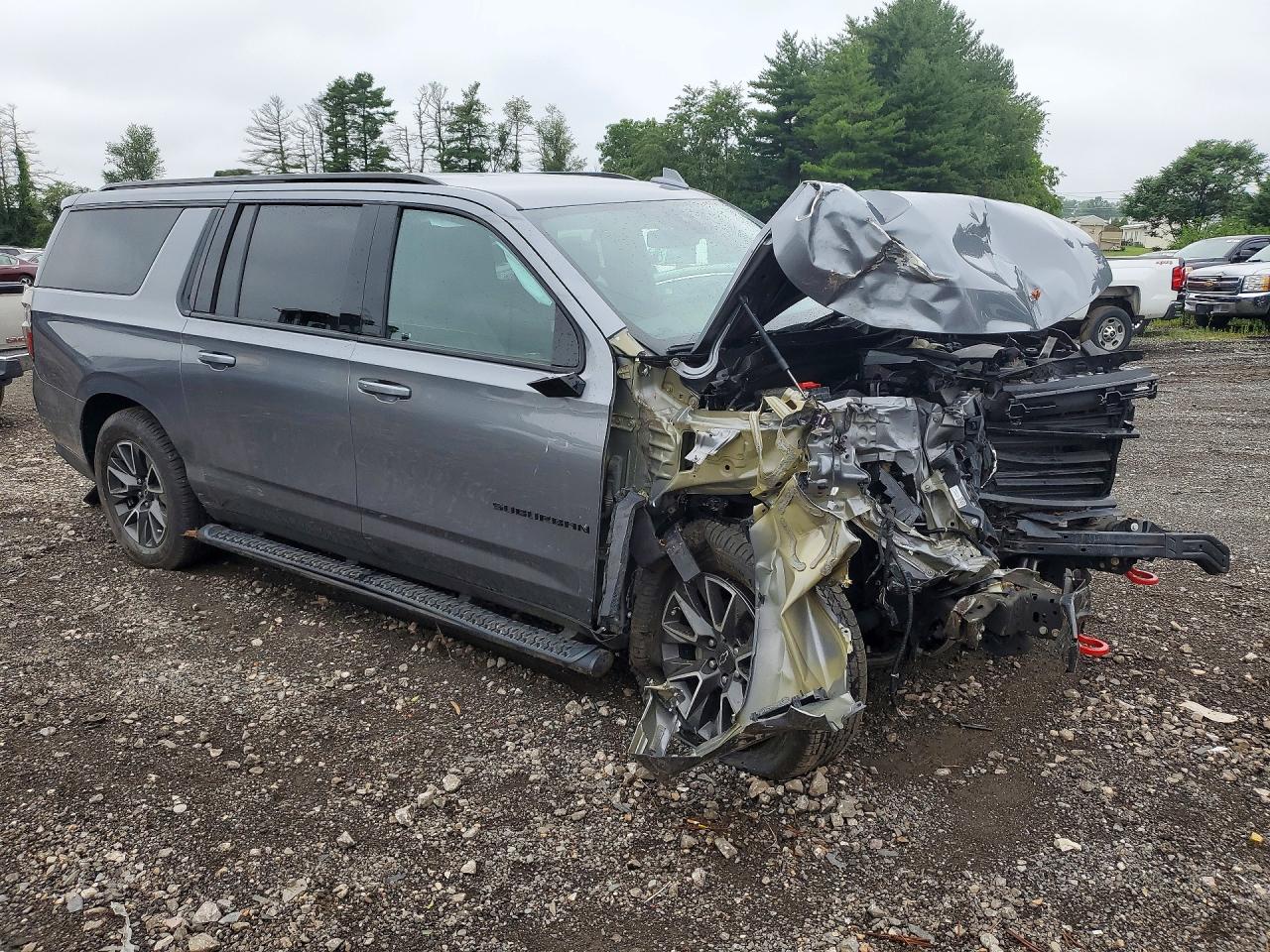 1GNSKDKD5NR127704 · 2022 CHEVROLET SUBURBAN · 4/13