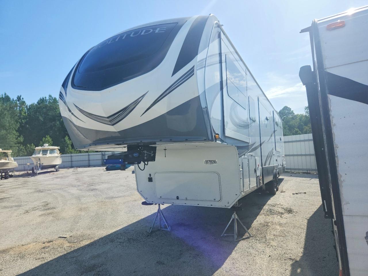 573FS432XPAA13055 · 2023 GRAND DESIGN SOLITUDE FIFTH WHEEL · 2/10