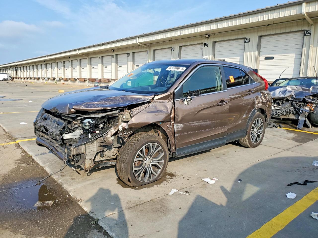 JA4AT4AA6JZ043582 · 2018 MITSUBISHI ECLIPSE CROSS