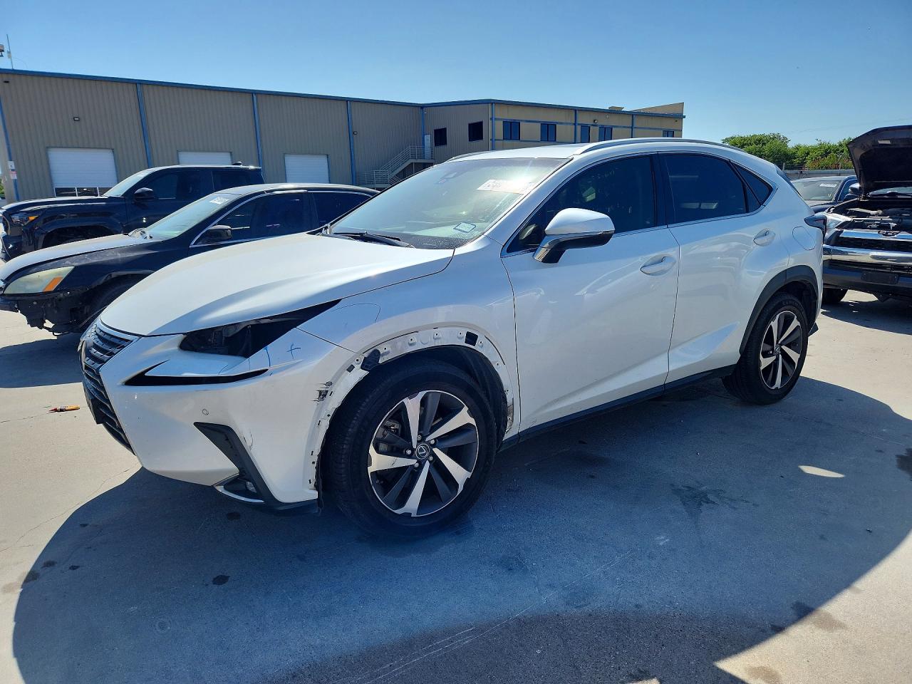 JTJYARBZ3J2114108 · 2018 LEXUS NX 300