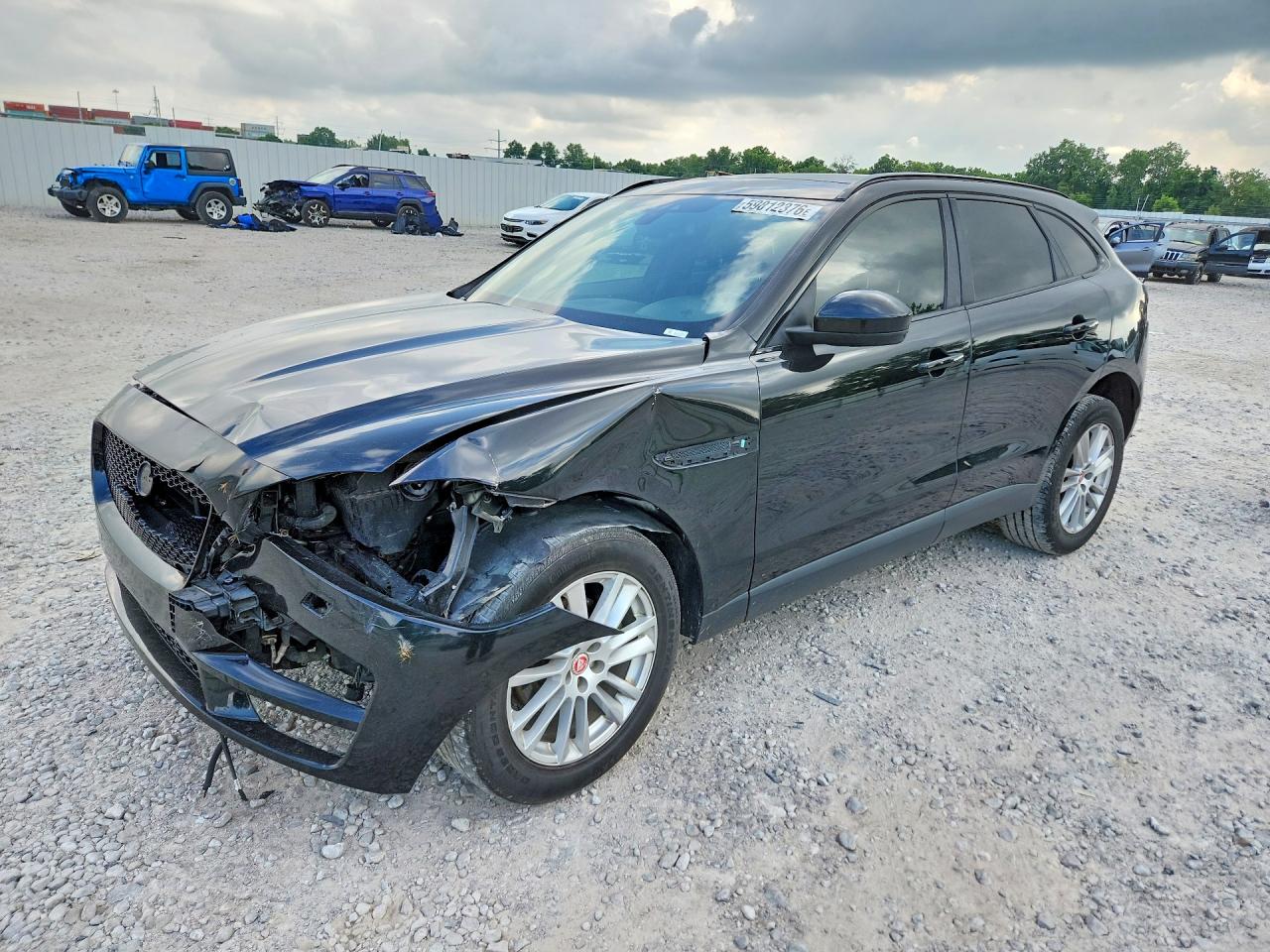 SADCJ2FX7JA257232 · 2018 JAGUAR F-PACE
