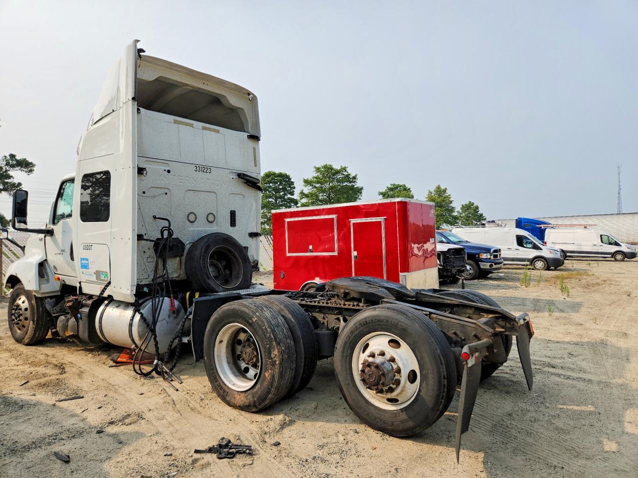 3HSDZAPR9JN245560 · 2018 INTERNATIONAL LT625 · 2/13