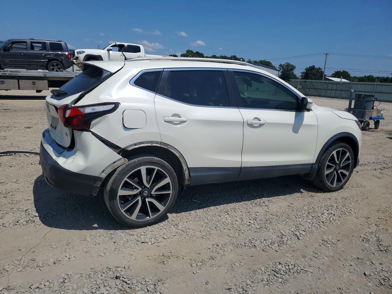 JN1BJ1CP7KW527119 · 2019 NISSAN ROGUE SPORT · 3/13
