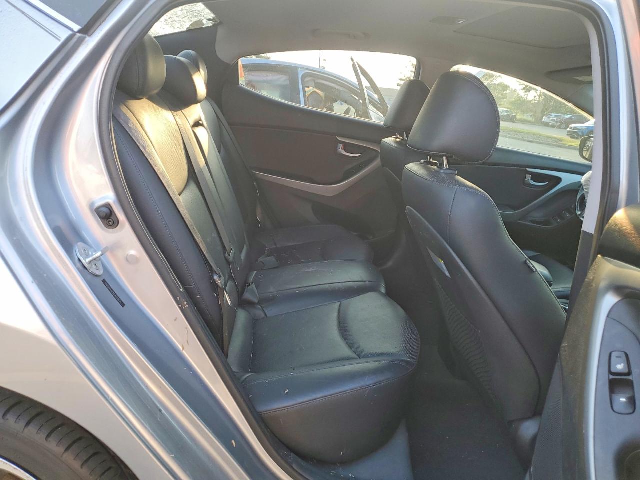 5NPDH4AEXFH559515 · 2015 HYUNDAI ELANTRA · 10/13