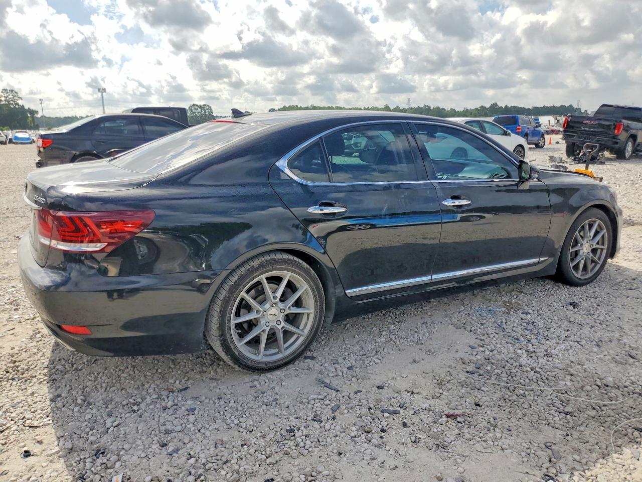 JTHBL5EF8D5119836 · 2013 LEXUS LS · 3/12