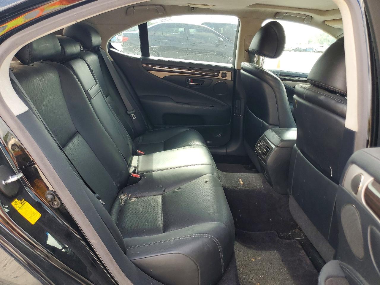 JTHBL5EF8D5119836 · 2013 LEXUS LS · 10/12