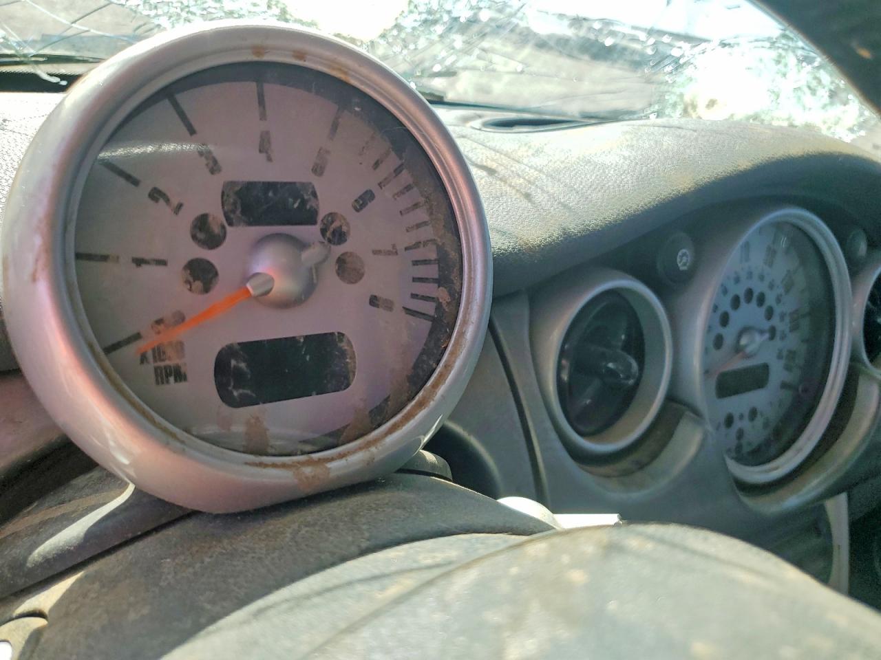 WMWRE33424TD76468 · 2004 MINI COOPER · 9/13