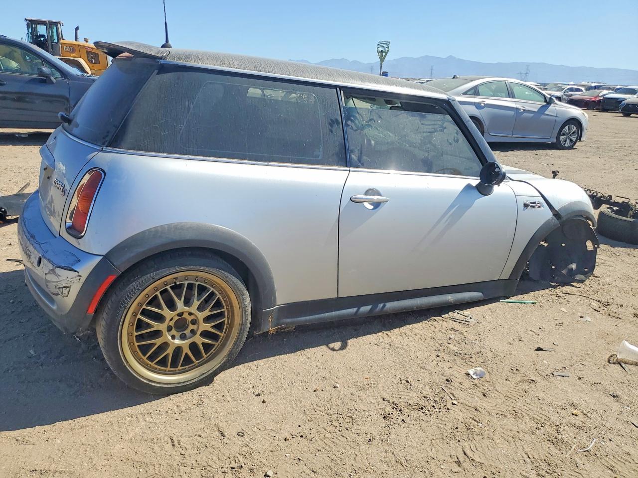WMWRE33424TD76468 · 2004 MINI COOPER · 3/13