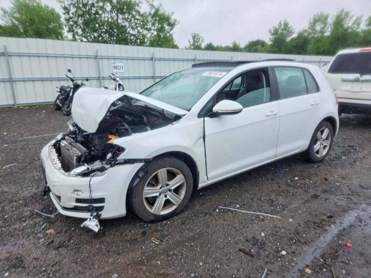 3VW217AU5HM074116 · 2017 VOLKSWAGEN GOLF