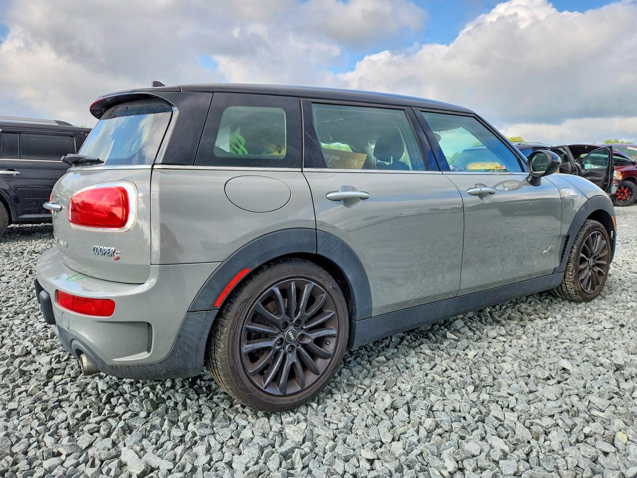 WMWLU5C35H2E84252 · 2017 MINI COOPER · 3/13